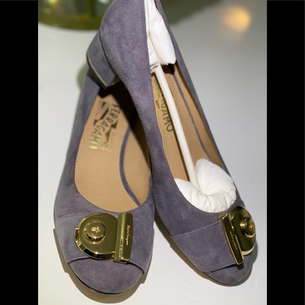 New Salvatore Ferragamo pumps / size 7.5